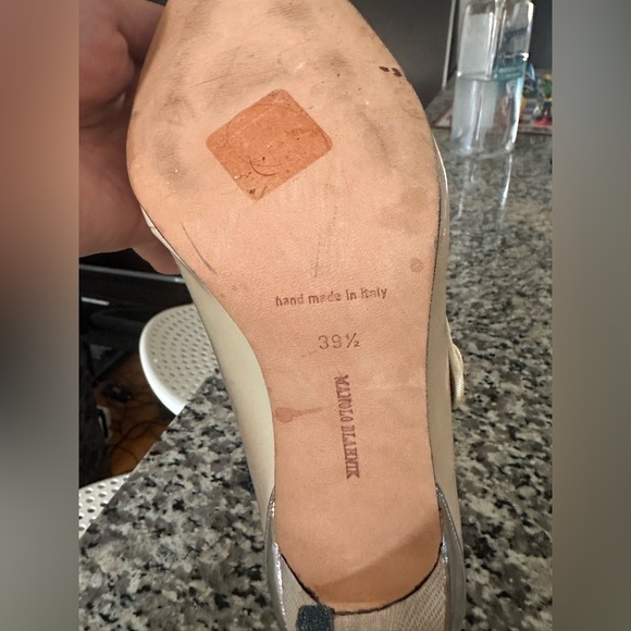 Manolo Blahnik Patent Leather Pumps Size 9.5 - Picture 6 of 13